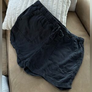 GAP Women's Charcoal Cargo Shorts